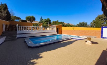 Reventa - Villa -
Torrevieja - Los Balcones