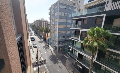 Herverkoop - Apartment -
Torrevieja - Centro