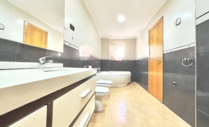 Herverkoop - Apartment -
Torrevieja - Centro