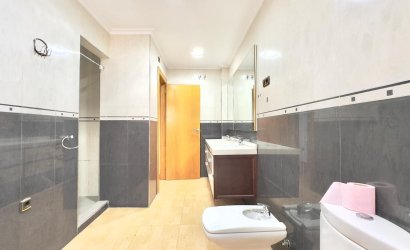 Herverkoop - Apartment -
Torrevieja - Centro