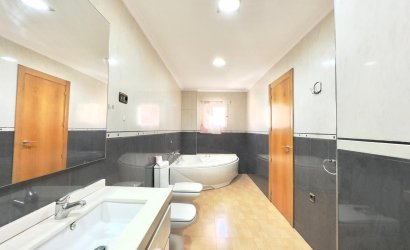 Herverkoop - Apartment -
Torrevieja - Centro