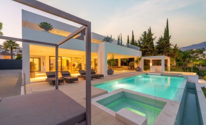 Revente - Villa -
Nueva Andalucía - Costa del Sol