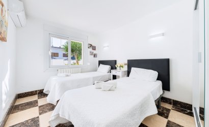 Resale - Villa -
Dehesa de Campoamor - Costa Blanca