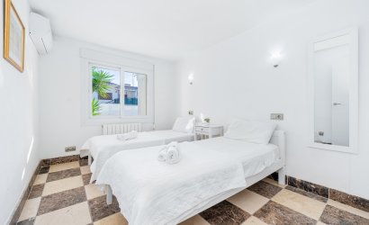 Resale - Villa -
Dehesa de Campoamor - Costa Blanca