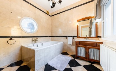 Resale - Villa -
Dehesa de Campoamor - Costa Blanca