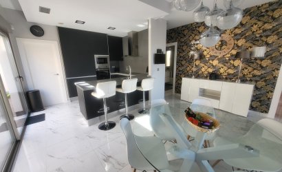 Herverkoop - Villa -
Villamartin - Costa Blanca