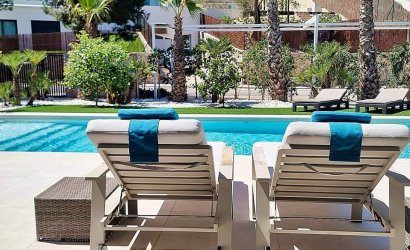 Resale - Villa -
Orihuela - Las Colinas Golf