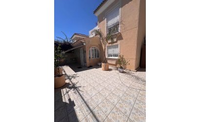 Resale - Townhouse -
Guardamar del Segura - El Moncayo