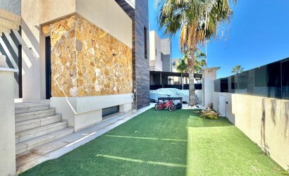 Revente - Villa -
Orihuela Costa - Lomas de Cabo Roig