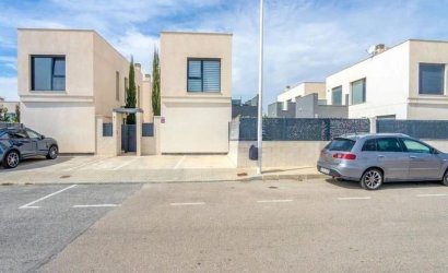 Resale - Villa -
Torrevieja - Punta Prima