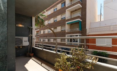 Revente - Apartment -
Torrevieja - Center