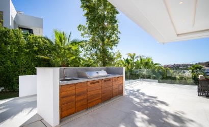 Resale - Villa -
Marbella - Nueva Andalucía