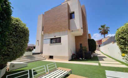 Herverkoop - Villa -
Torrevieja - Costa Blanca
