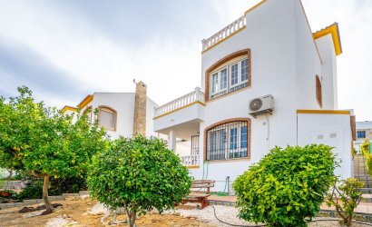 Herverkoop - Villa -
Orihuela Costa - Villamartín