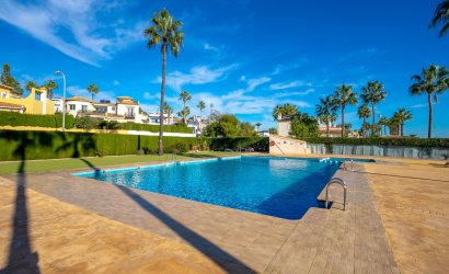 Herverkoop - Villa -
Orihuela Costa - Villamartín