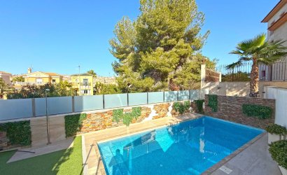 Herverkoop - Villa -
Orihuela Costa - Villamartín