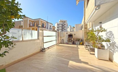 Herverkoop - Villa -
Orihuela Costa - Villamartín