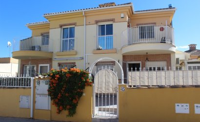 Reventa - Villa -
Villamartín - PAU 8