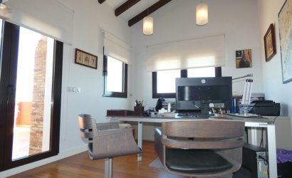 Herverkoop - Villa -
Algorfa