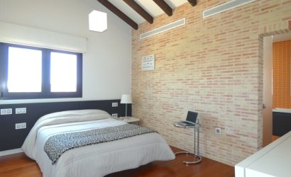 Herverkoop - Villa -
Algorfa