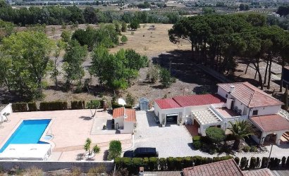 Herverkoop - Finca/Rustic Property -
Castalla