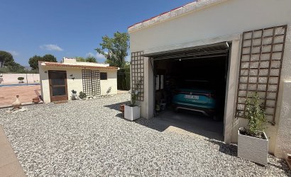 Herverkoop - Finca/Rustic Property -
Castalla