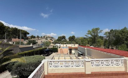 Herverkoop - Finca/Rustic Property -
Castalla