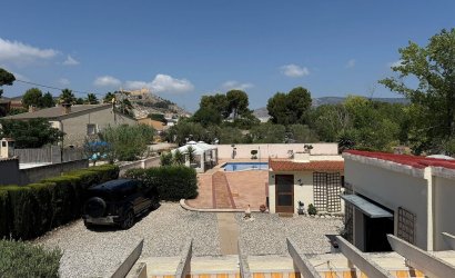 Herverkoop - Finca/Rustic Property -
Castalla