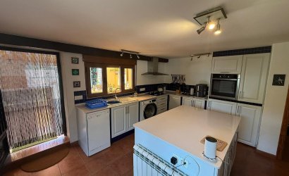 Herverkoop - Finca/Rustic Property -
Castalla