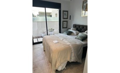 Resale - Villa -
Rojales - La Marquesa Golf