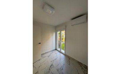 Reventa - Apartment -
Torrevieja - La Veleta