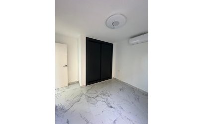 Reventa - Apartment -
Torrevieja - La Veleta