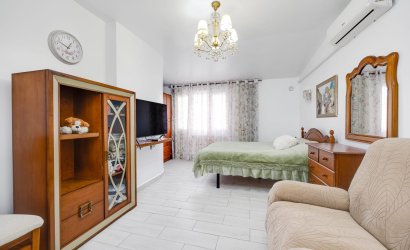 Herverkoop - Town House -
Torrevieja - Calas Blanca
