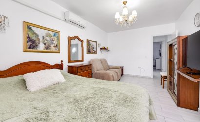 Herverkoop - Town House -
Torrevieja - Calas Blanca