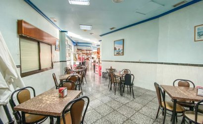 Resale - Commercial -
Aguilas - Center