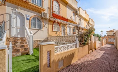 Reventa - Adosado -
Orihuela Costa - La Florida