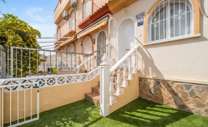 Reventa - Adosado -
Orihuela Costa - La Florida