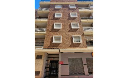 Reventa - Apartment -
Torrevieja - Center