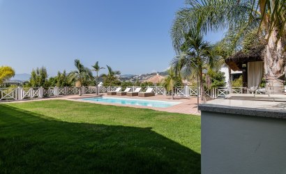 Resale - Villa -
Marbella - Nueva Andalucía