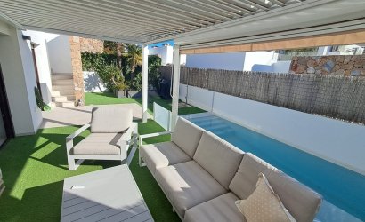 Resale - Villa -
Villamartin - Costa Blanca