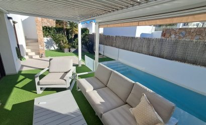 Resale - Villa -
Villamartin - Costa Blanca