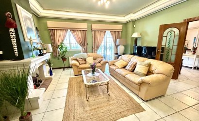 Resale - Villa -
La Mata - Costa Blanca