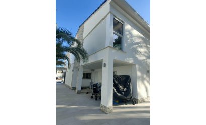 Resale - Villa -
Orihuela Costa - La Zenia