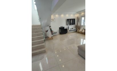 Resale - Villa -
Orihuela Costa - La Zenia