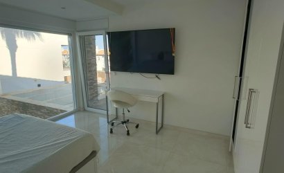 Resale - Villa -
Orihuela Costa - La Zenia