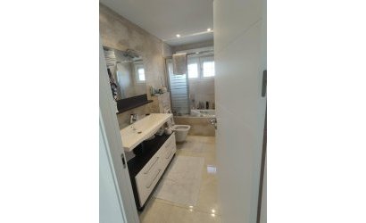 Resale - Villa -
Orihuela Costa - La Zenia