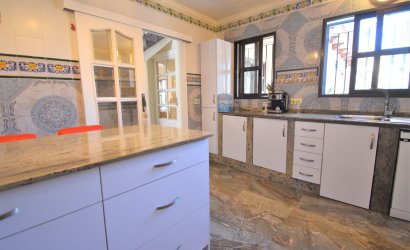 Resale - Villa -
Orihuela Costa - Villamartín