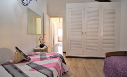 Resale - Villa -
Orihuela Costa - Villamartín