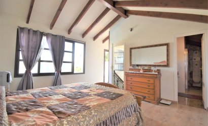 Resale - Villa -
Orihuela Costa - Villamartín