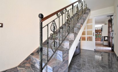 Resale - Villa -
Orihuela Costa - Villamartín